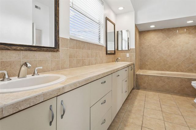 3127 W SLIGH AVENUE 204B, Tampa, FL 33614