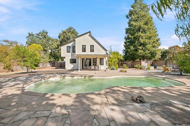 195 Pleasant Valley Drive, Walnut Creek, CA 94597