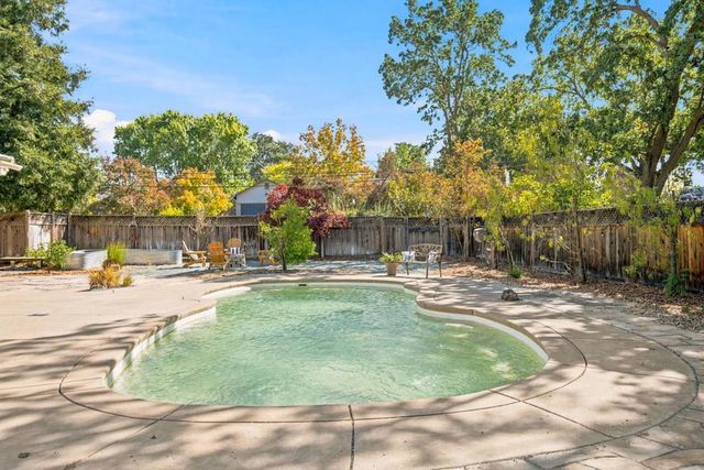 195 Pleasant Valley Drive, Walnut Creek, CA 94597