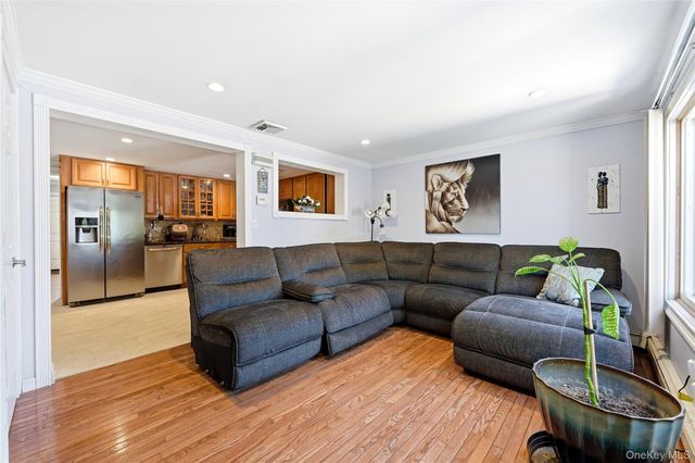 50 E Pine Street, Long Beach, NY 11561