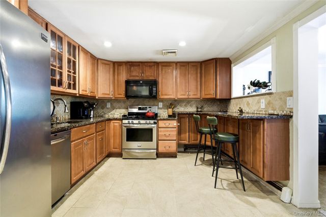 50 E Pine Street, Long Beach, NY 11561