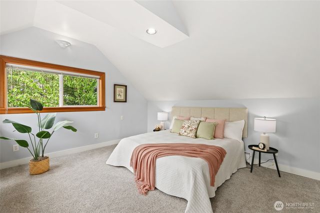 6716 37th Avenue SW, Seattle, WA 98126
