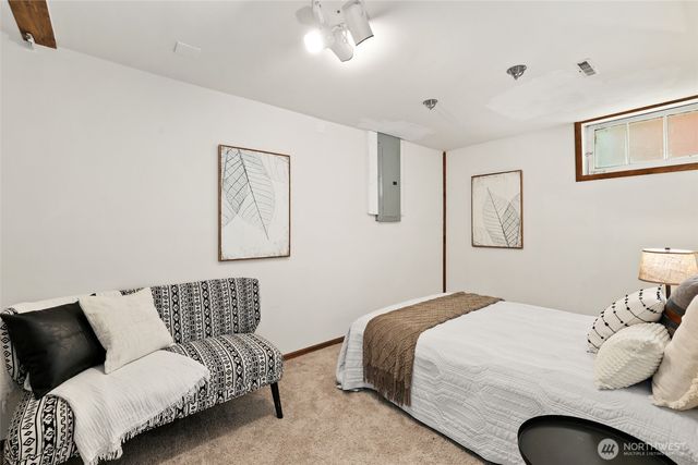 6716 37th Avenue SW, Seattle, WA 98126