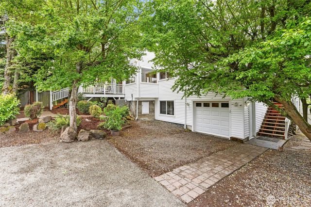 6716 37th Avenue SW, Seattle, WA 98126