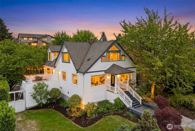 6716 37th Avenue SW, Seattle, WA 98126