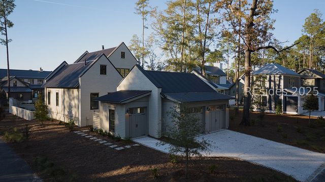 14 Lyonia St, Bluffton, SC 29910