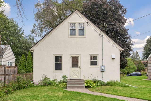 5912 10th Avenue S, Minneapolis, MN 55417