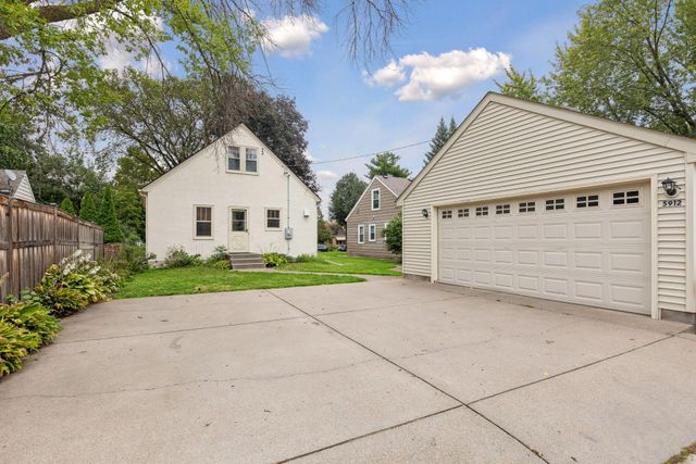 5912 10th Avenue S, Minneapolis, MN 55417