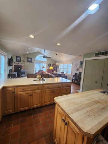 27 Bear Pond Road, Canaan, NH 03741