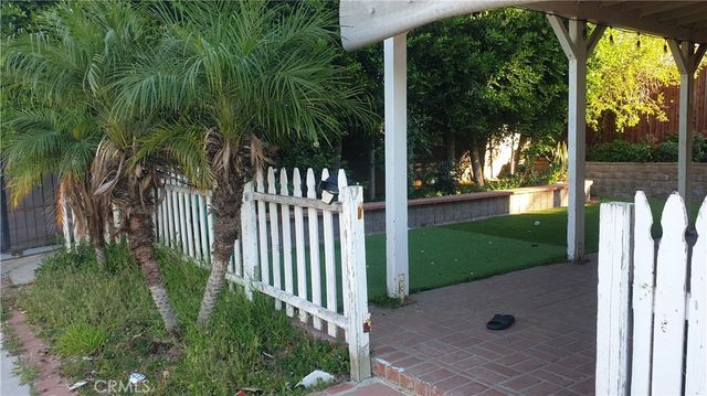 12117 Van Nuys, Sylmar, CA 91342