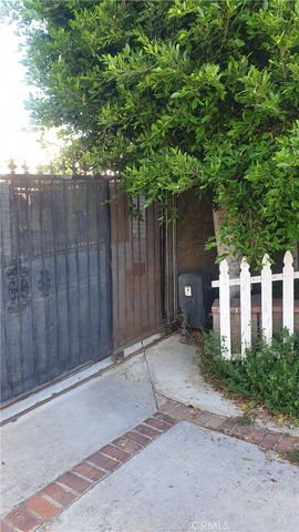 12117 Van Nuys, Sylmar, CA 91342