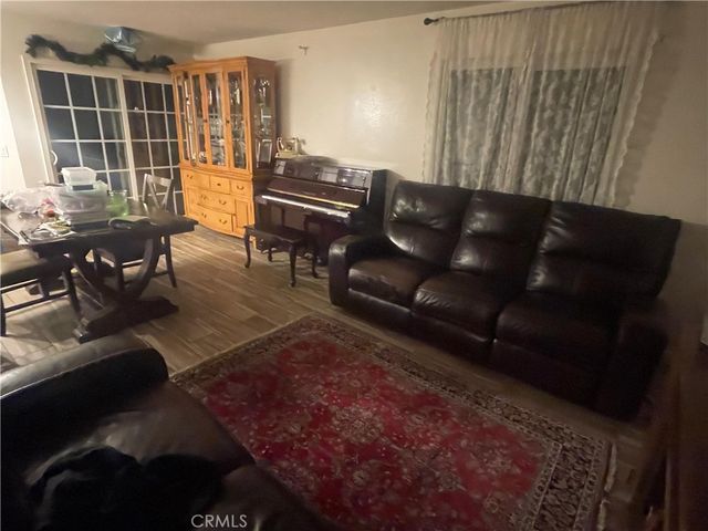 12117 Van Nuys, Sylmar, CA 91342