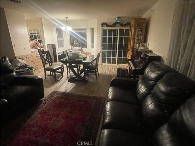 12117 Van Nuys, Sylmar, CA 91342