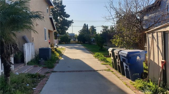 12117 Van Nuys, Sylmar, CA 91342