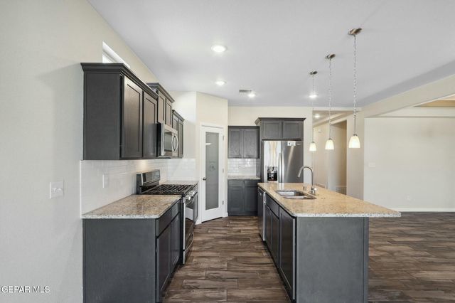 6921 BROWN MESQUITE Lane, El Paso, TX 79934