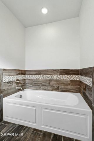 6921 BROWN MESQUITE Lane, El Paso, TX 79934