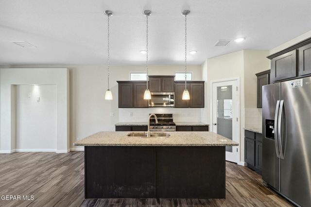 6921 BROWN MESQUITE Lane, El Paso, TX 79934