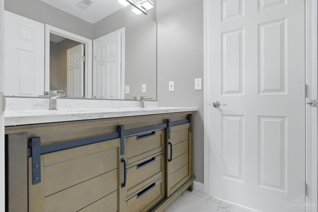 5776 Squires Gate Drive, Deerfield Twp., OH 45040