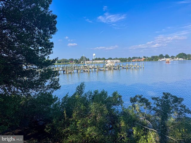 309 MONROE POINT DRIVE, Colonial Beach, VA 22443