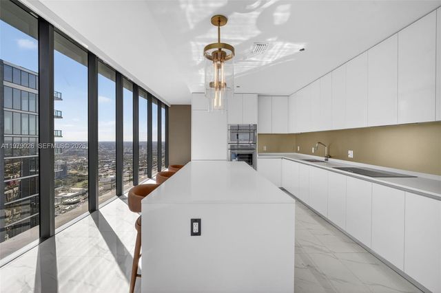 711 NE 23rd Ter PH-5904, Miami, FL 33137