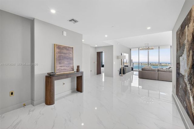 711 NE 23rd Ter PH-5904, Miami, FL 33137