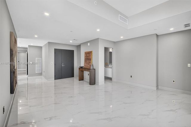 711 NE 23rd Ter PH-5904, Miami, FL 33137