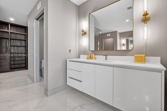 711 NE 23rd Ter PH-5904, Miami, FL 33137