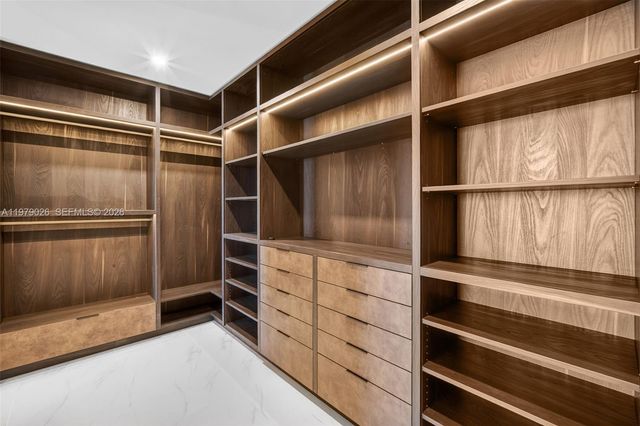 711 NE 23rd Ter PH-5904, Miami, FL 33137