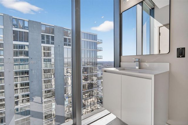 711 NE 23rd Ter PH-5904, Miami, FL 33137