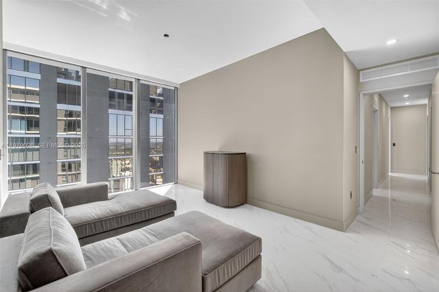 711 NE 23rd Ter PH-5904, Miami, FL 33137