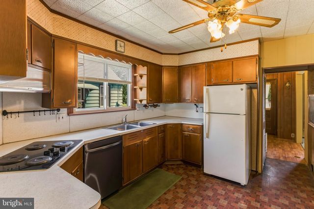 231 GREENWOOD AVE, Gloucester City, NJ 08030