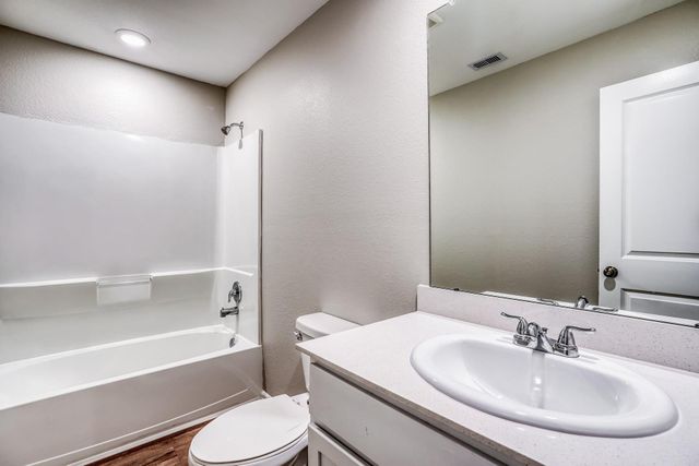 9214 Burnet Fields Drive, Baytown, TX 77521