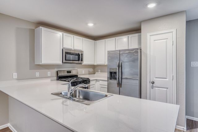 9214 Burnet Fields Drive, Baytown, TX 77521