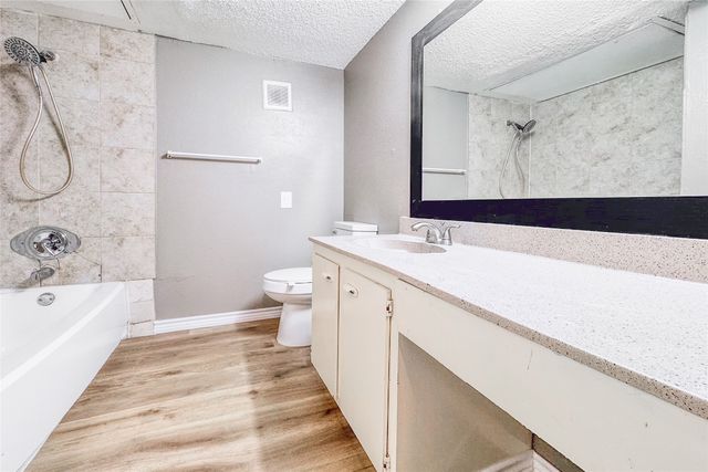 1044 Southmoor Drive 1050, Arlington, TX 76010