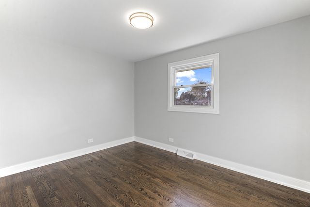 8409 Newland Avenue, Burbank, IL 60459