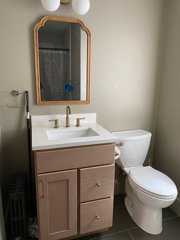 60 Rencelau St, Springfield, MA 01118