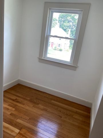 60 Rencelau St, Springfield, MA 01118