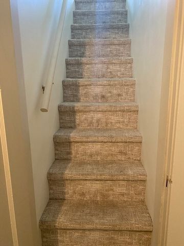 60 Rencelau St, Springfield, MA 01118