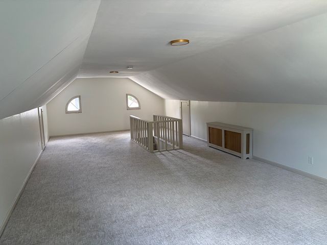 60 Rencelau St, Springfield, MA 01118