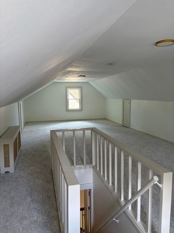 60 Rencelau St, Springfield, MA 01118