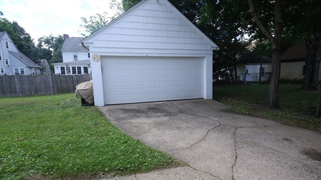 60 Rencelau St, Springfield, MA 01118