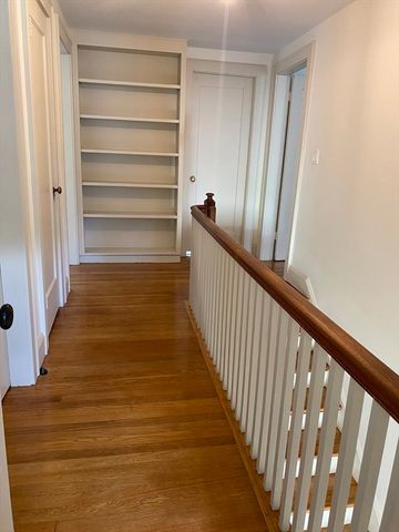 60 Rencelau St, Springfield, MA 01118