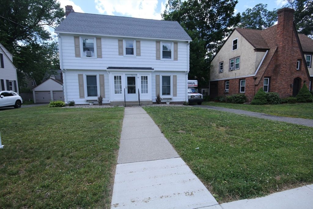 60 Rencelau St, Springfield, MA 01118