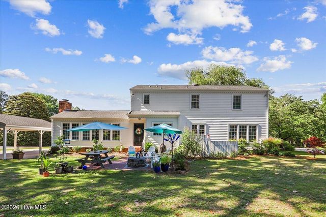 206 Ramblewood Drive, Mount Olive, NC 28365