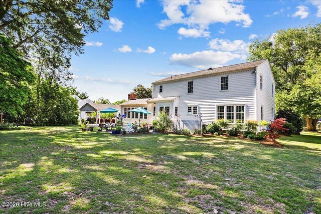206 Ramblewood Drive, Mount Olive, NC 28365
