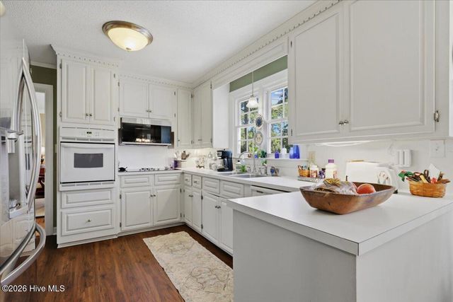 206 Ramblewood Drive, Mount Olive, NC 28365