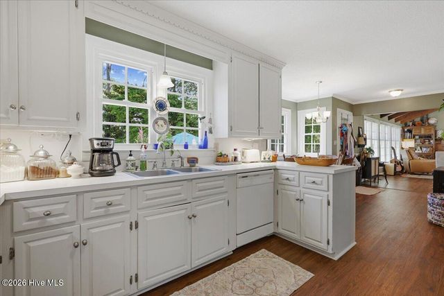 206 Ramblewood Drive, Mount Olive, NC 28365