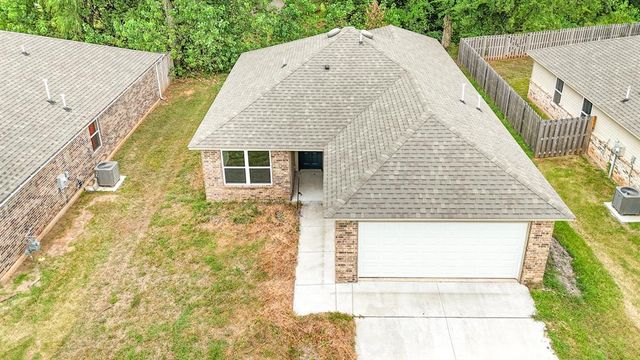 840 Highgarden Circle, Noble, OK 73068