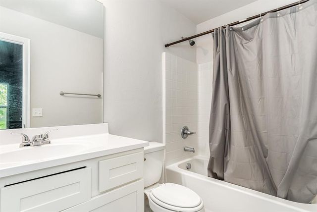 840 Highgarden Circle, Noble, OK 73068