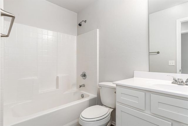 840 Highgarden Circle, Noble, OK 73068